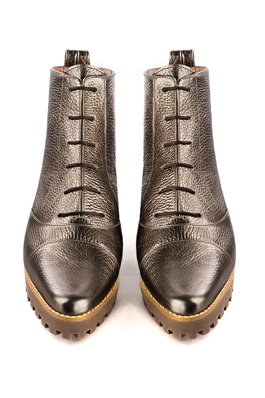 Bronze beige women's ankle boots with laces at the front. Round toe. Low rubber soles. Top view - Florence KOOIJMAN